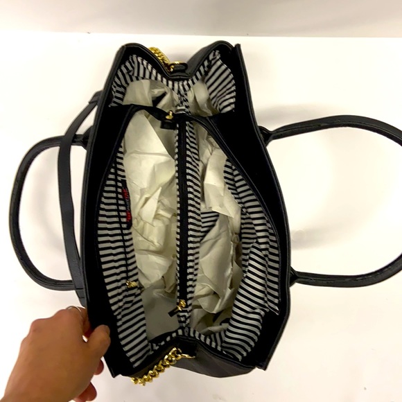 Black Shoulder Bag (JUSTFAB) - Picture 3 of 4